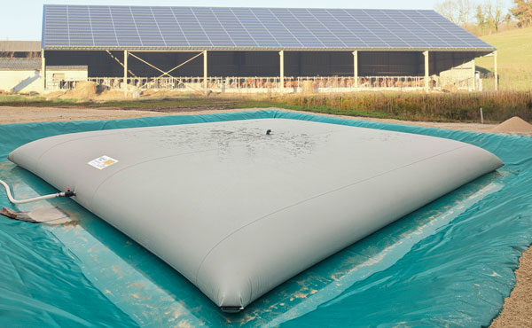 Citerne souple pour le stockage d'engrais liquides azotés ou/et azotés soufrés